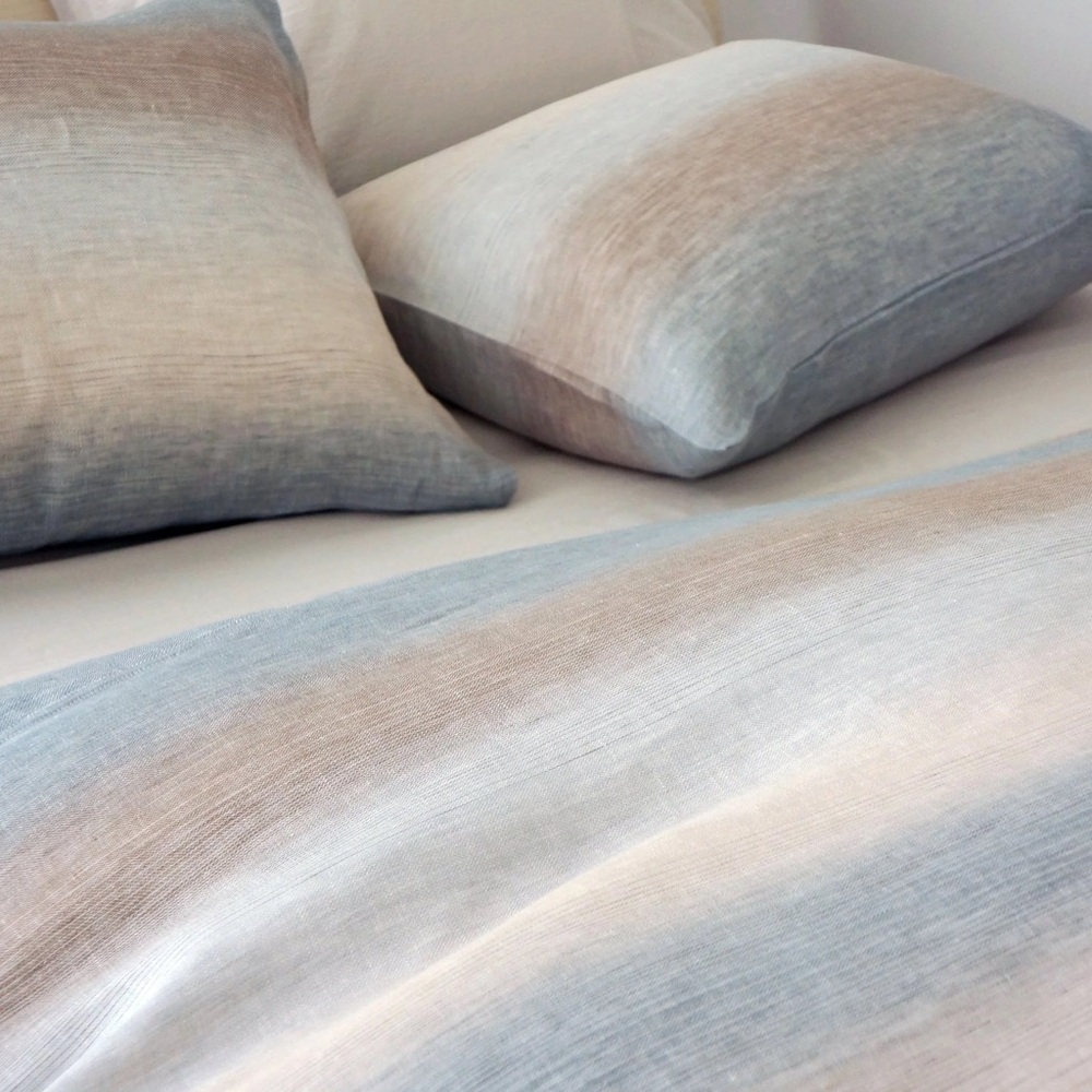Ombre Linen Twin Duvet Cover and Pair of matching Standard Pillow Cases.